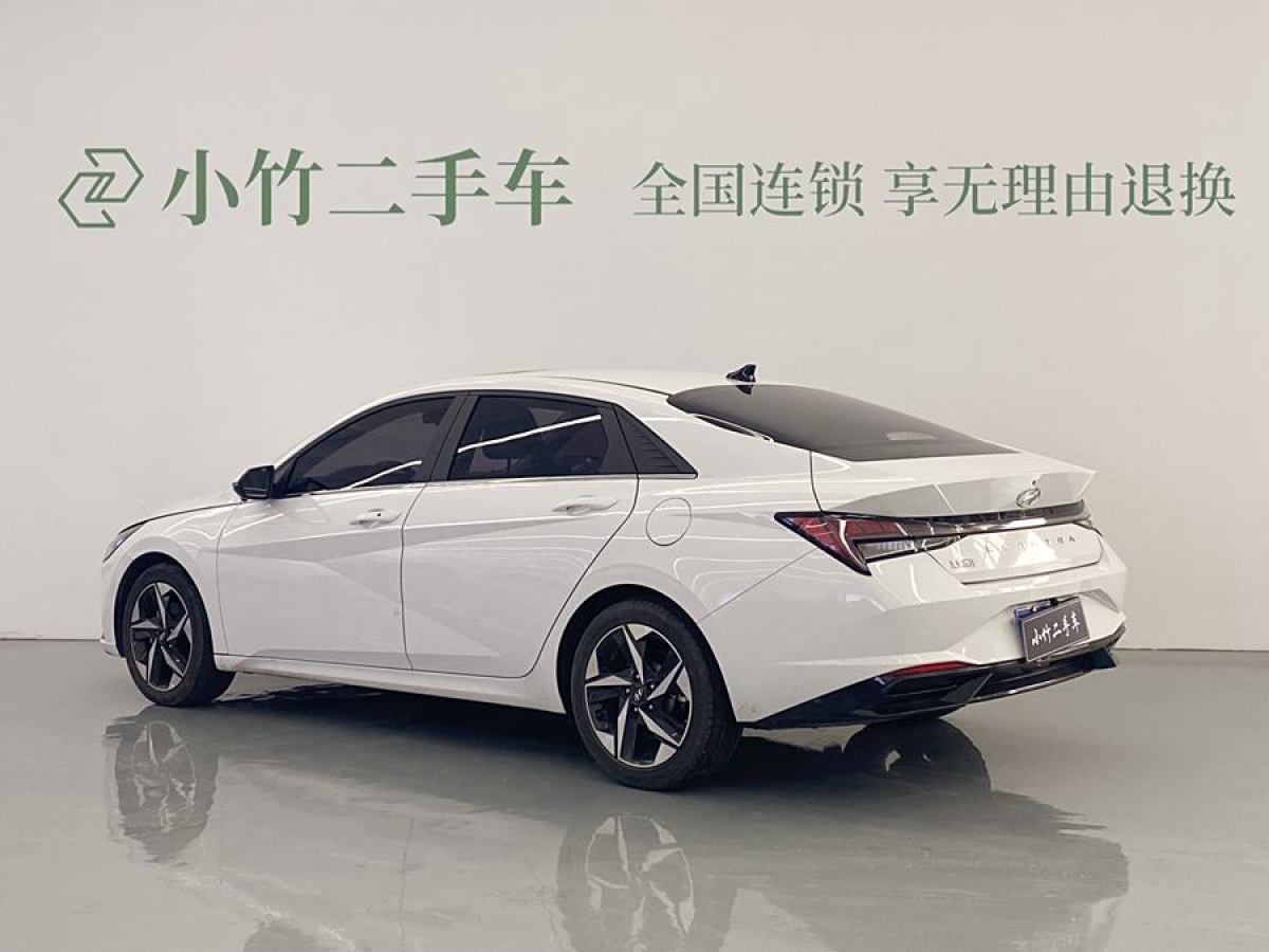 2022年11月現(xiàn)代 伊蘭特  2022款 1.5L CVT LUX尊貴版