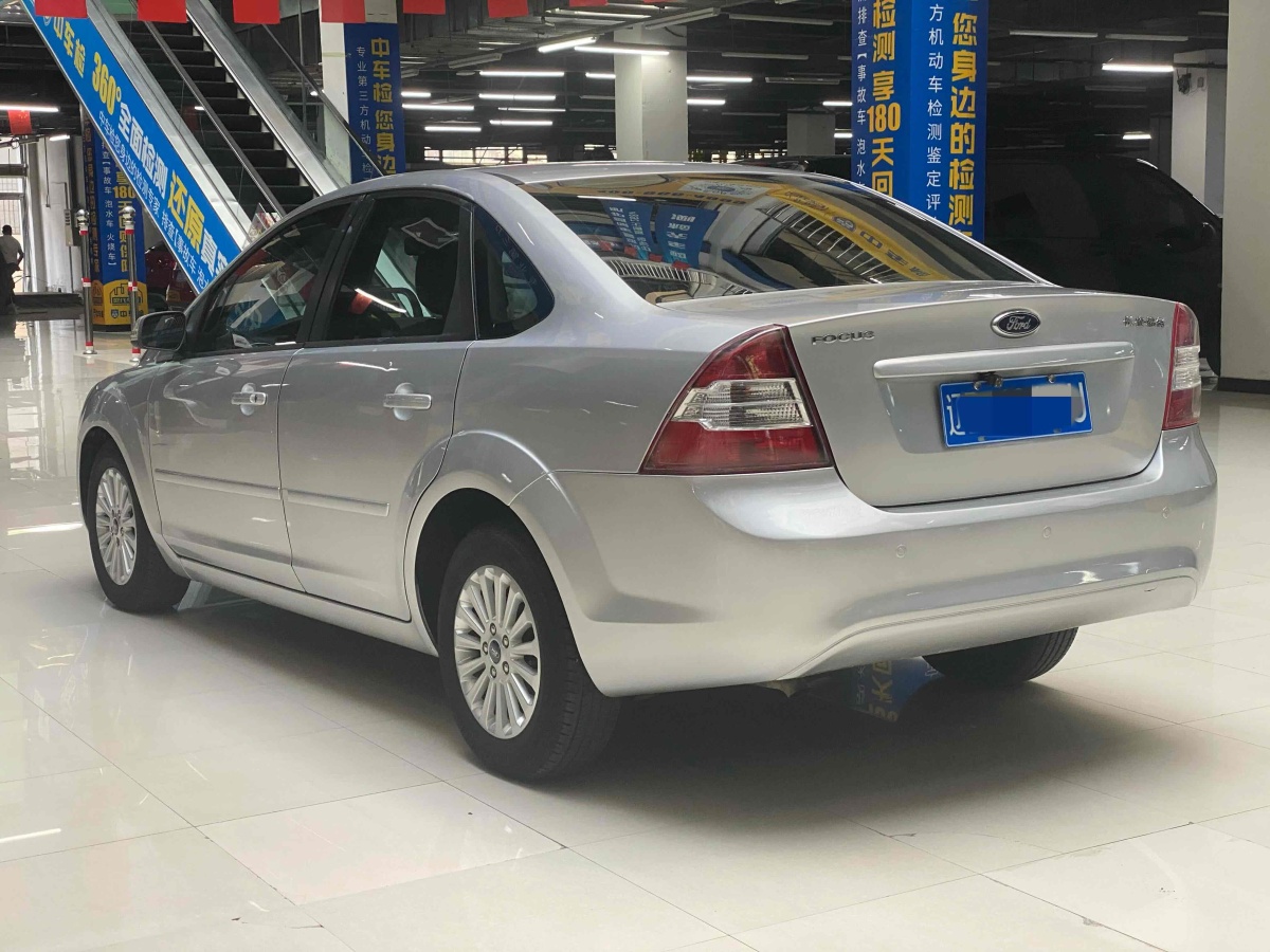 福特 福克斯  2011款 三廂 1.8L 自動豪華型圖片