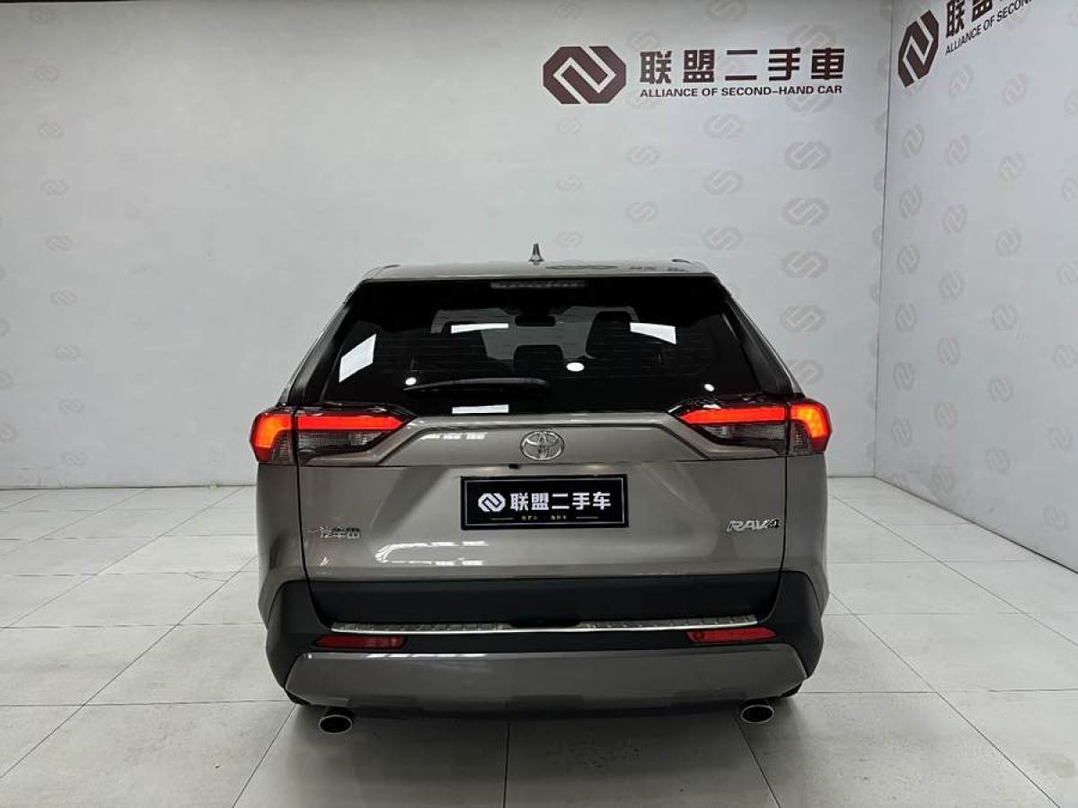 豐田 RAV4榮放  2021款 2.0L CVT兩驅(qū)風(fēng)尚版圖片