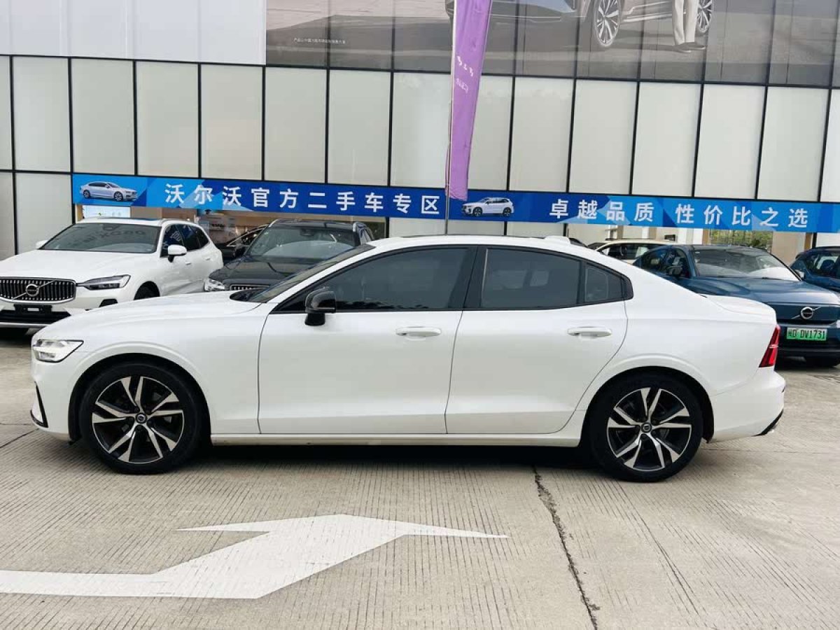 沃爾沃 S60L  2021款 T4 智遠(yuǎn)運(yùn)動(dòng)版圖片