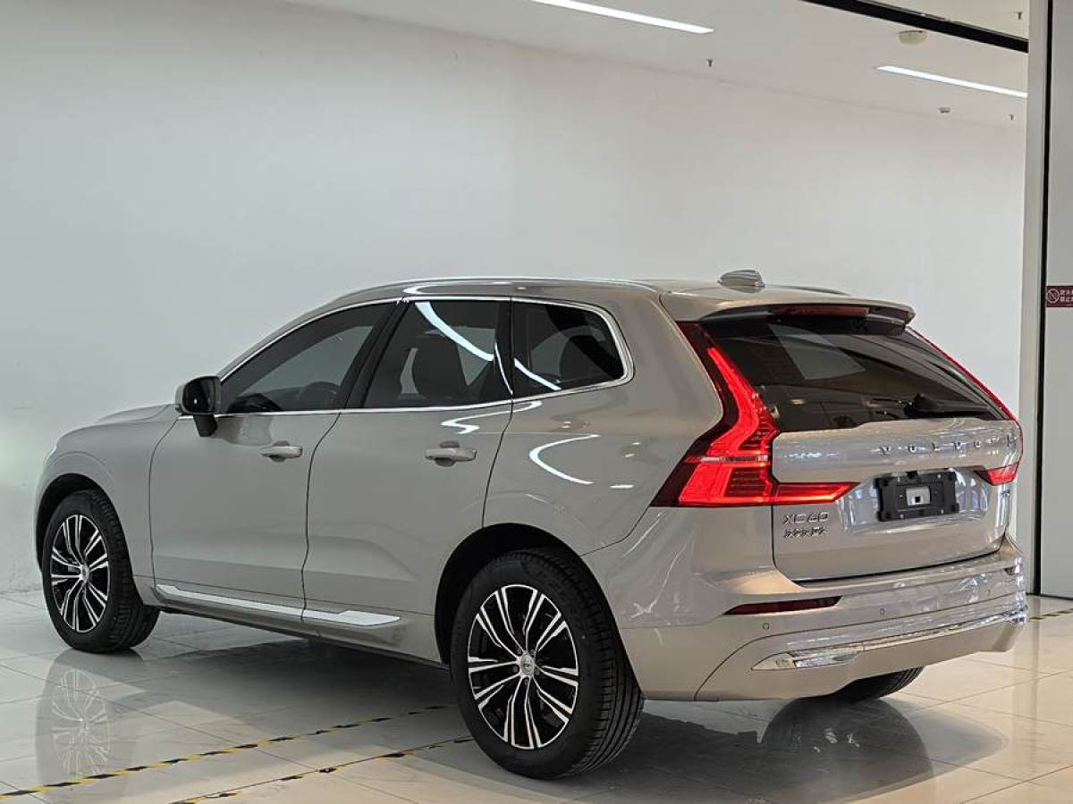 沃爾沃 XC60  2022款 B5 四驅(qū)智遠(yuǎn)豪華版圖片