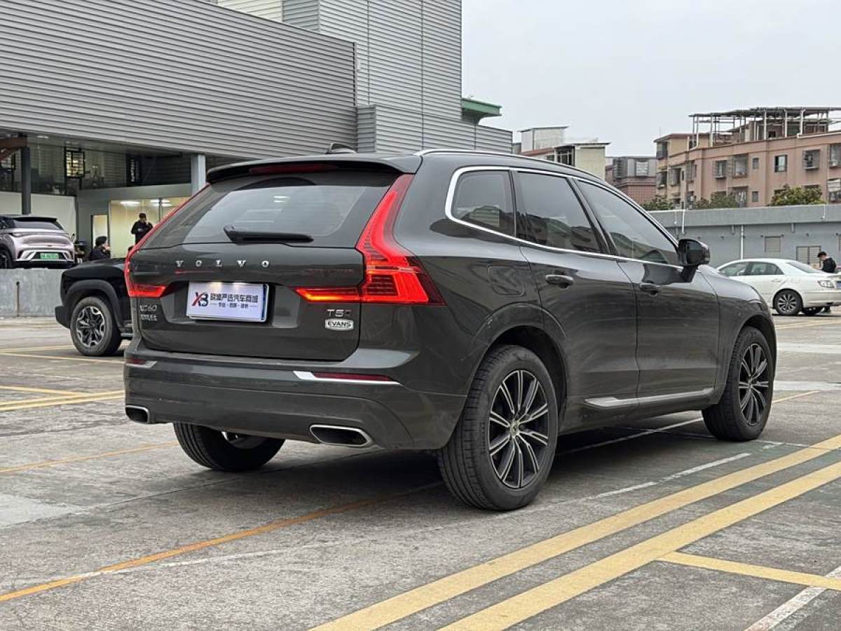 沃爾沃 XC60  2021款 T5 四驅(qū)智遠(yuǎn)豪華版圖片