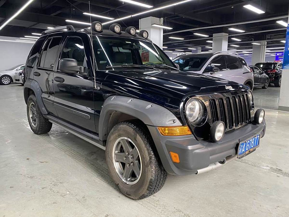 Jeep 自由人  2004款 3.7L圖片