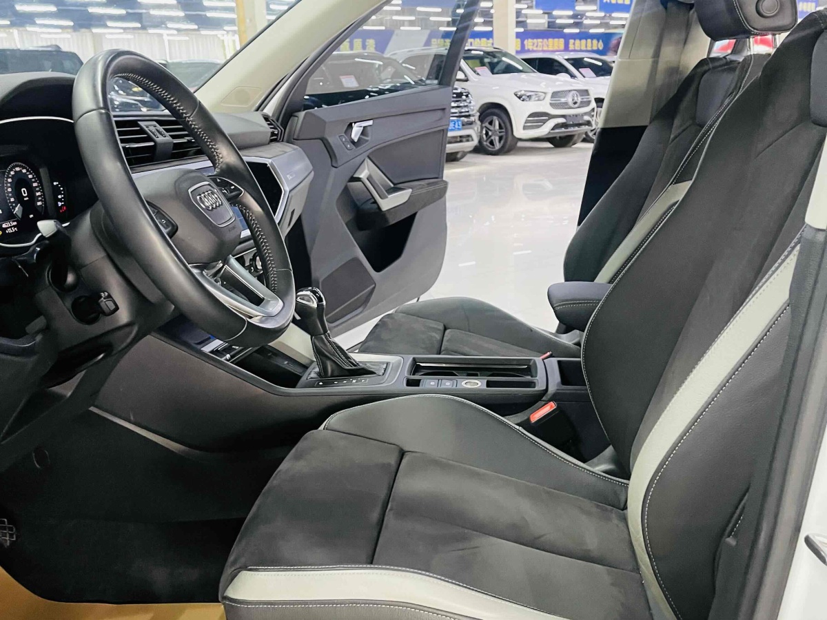 奧迪 奧迪Q3  2024款 35 TFSI 進(jìn)取動感型圖片