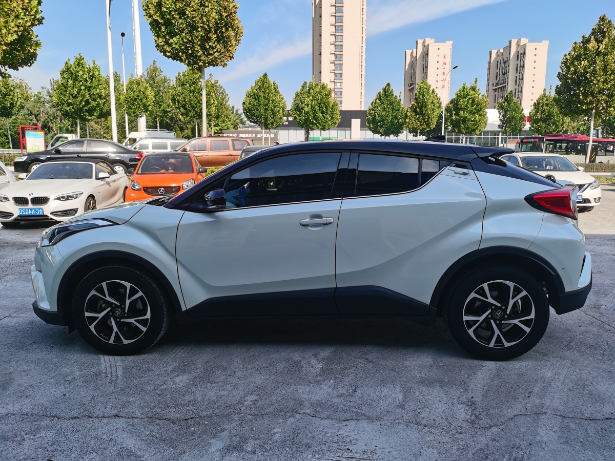 2021年5月豐田 C-HR  2020款 2.0L 領(lǐng)先版