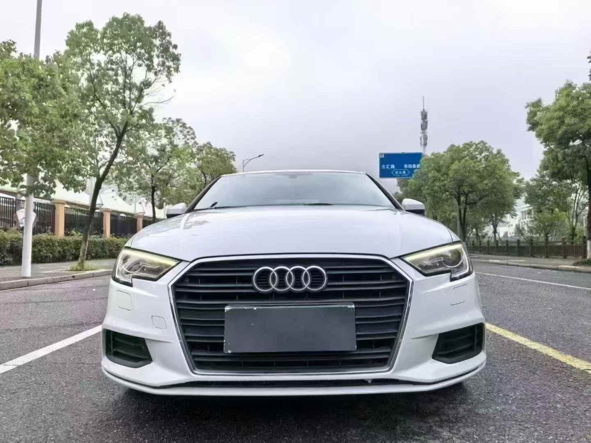 奧迪 奧迪A3  2018款 A3 1.4T 35TFSI Limousine時(shí)尚型圖片