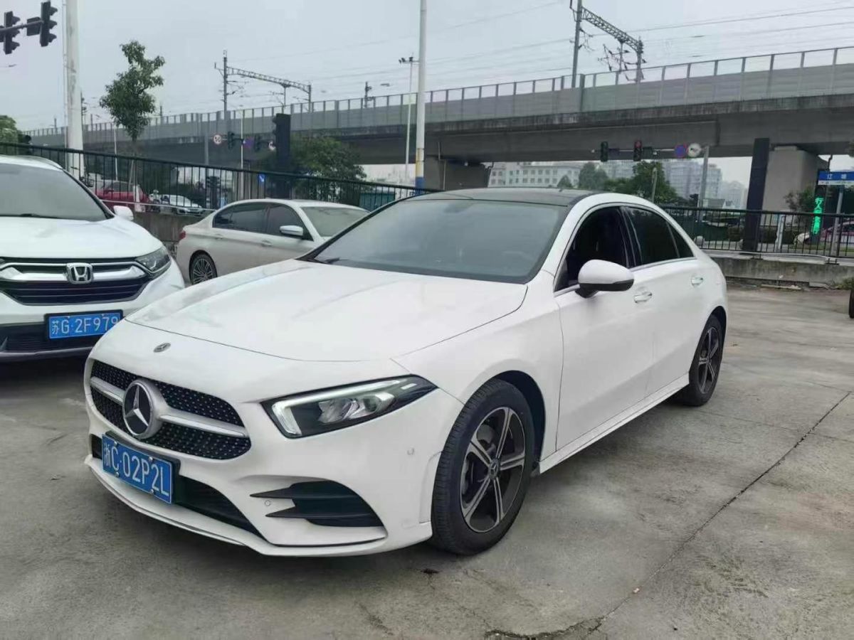 奔馳 奔馳A級  2022款 A 180圖片