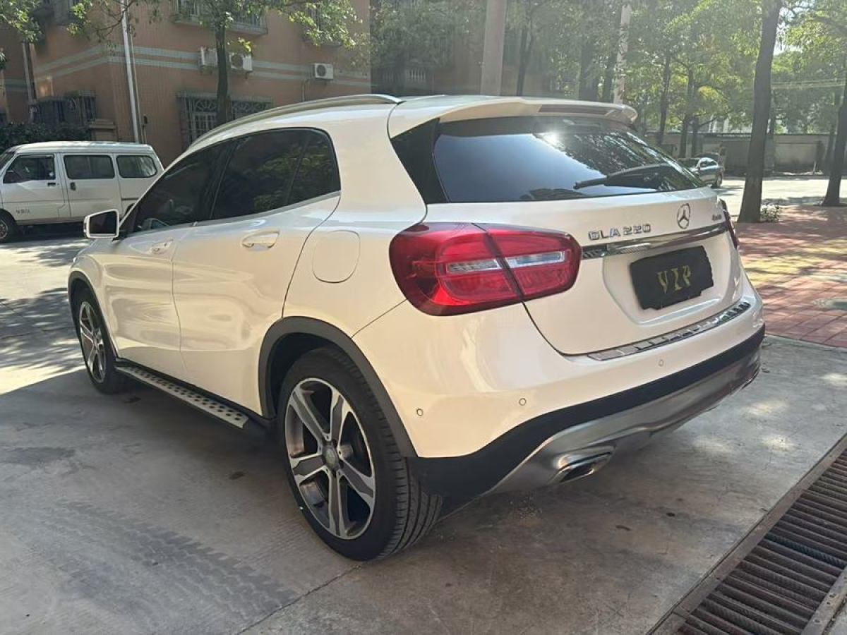 奔馳 奔馳GLA  2015款 GLA 220 4MATIC 豪華型圖片