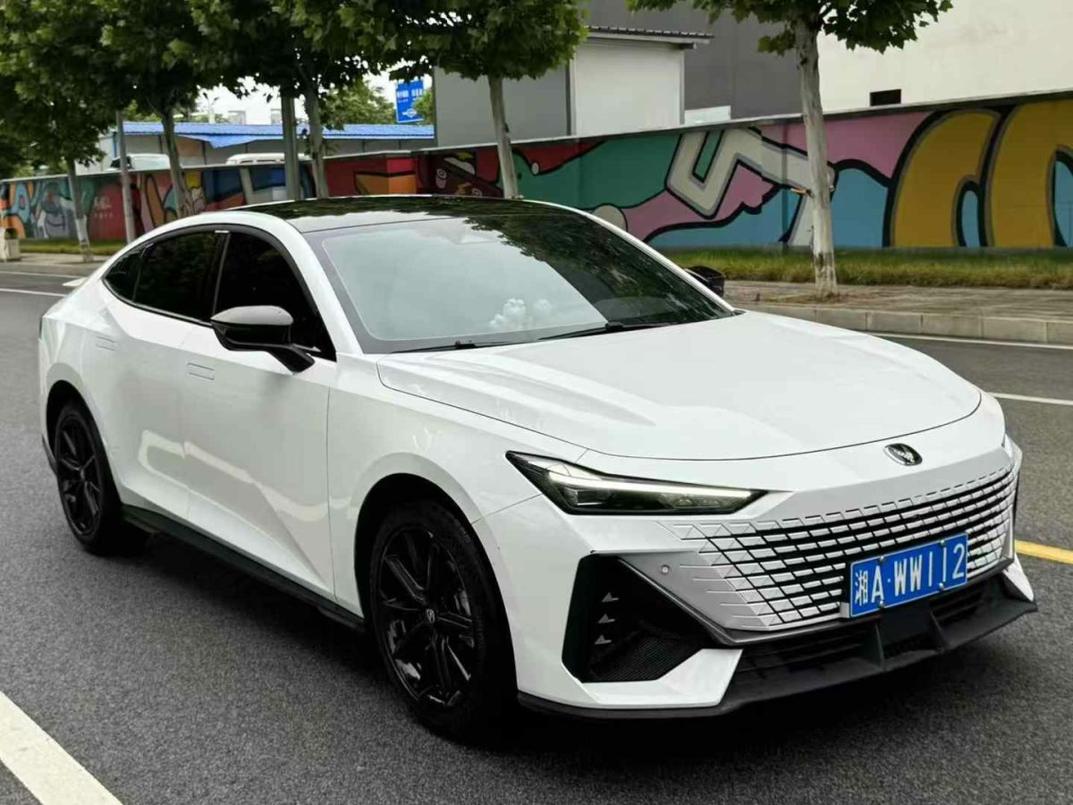 長安 長安UNI-V  2024款 1.5T 尊享型圖片