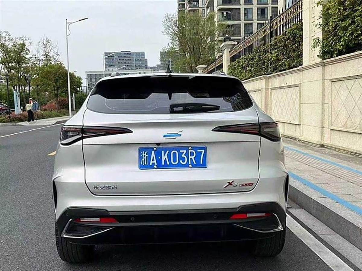 長(zhǎng)安歐尚 長(zhǎng)安歐尚X5 PLUS  2023款 改款 1.5T DCT卓越型圖片