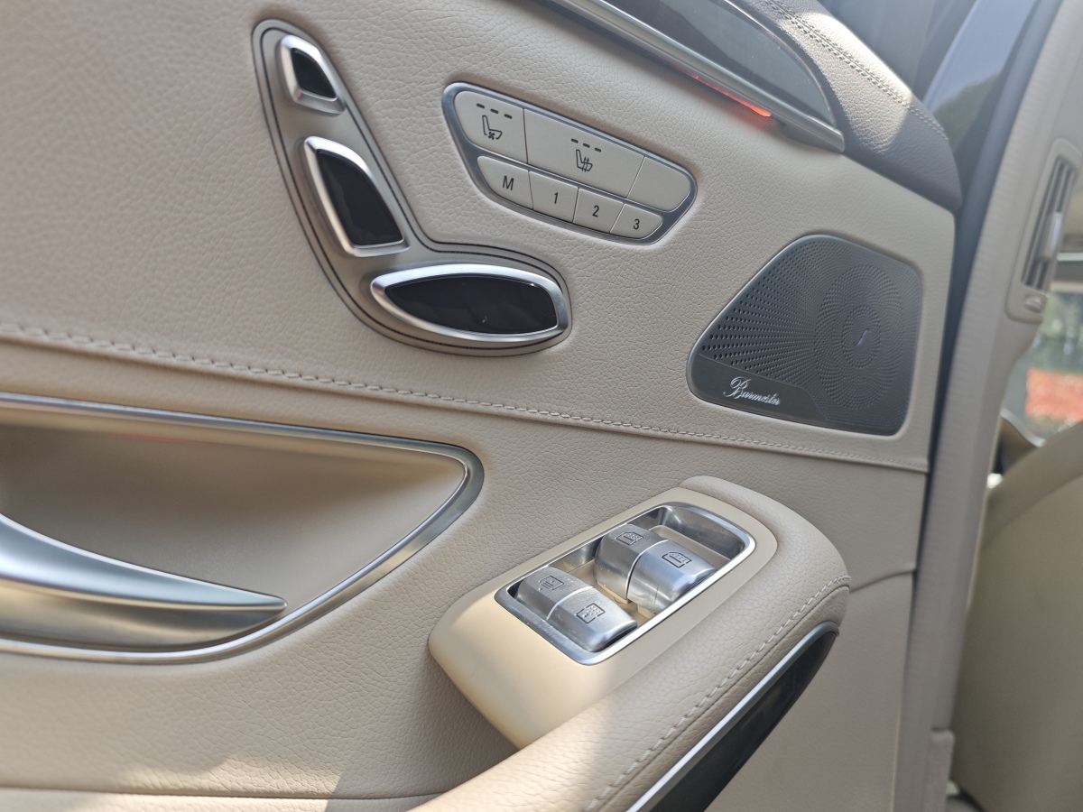 2015年8月奔驰 奔驰S级  2014款 S 320 L 豪华型