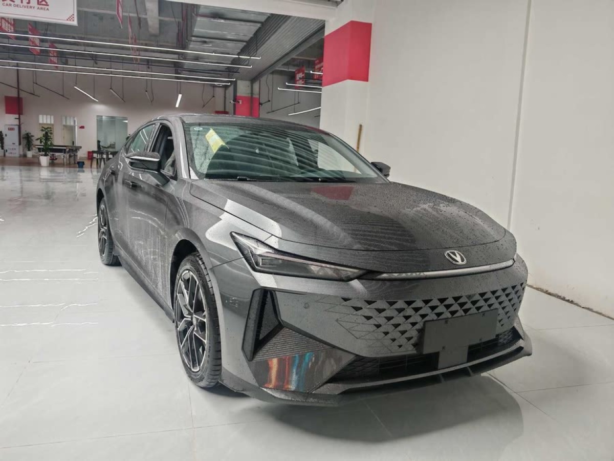 長安 長安UNI-V 智電iDD  2024款 藍(lán)鯨智電iDD 136km 智酷型圖片