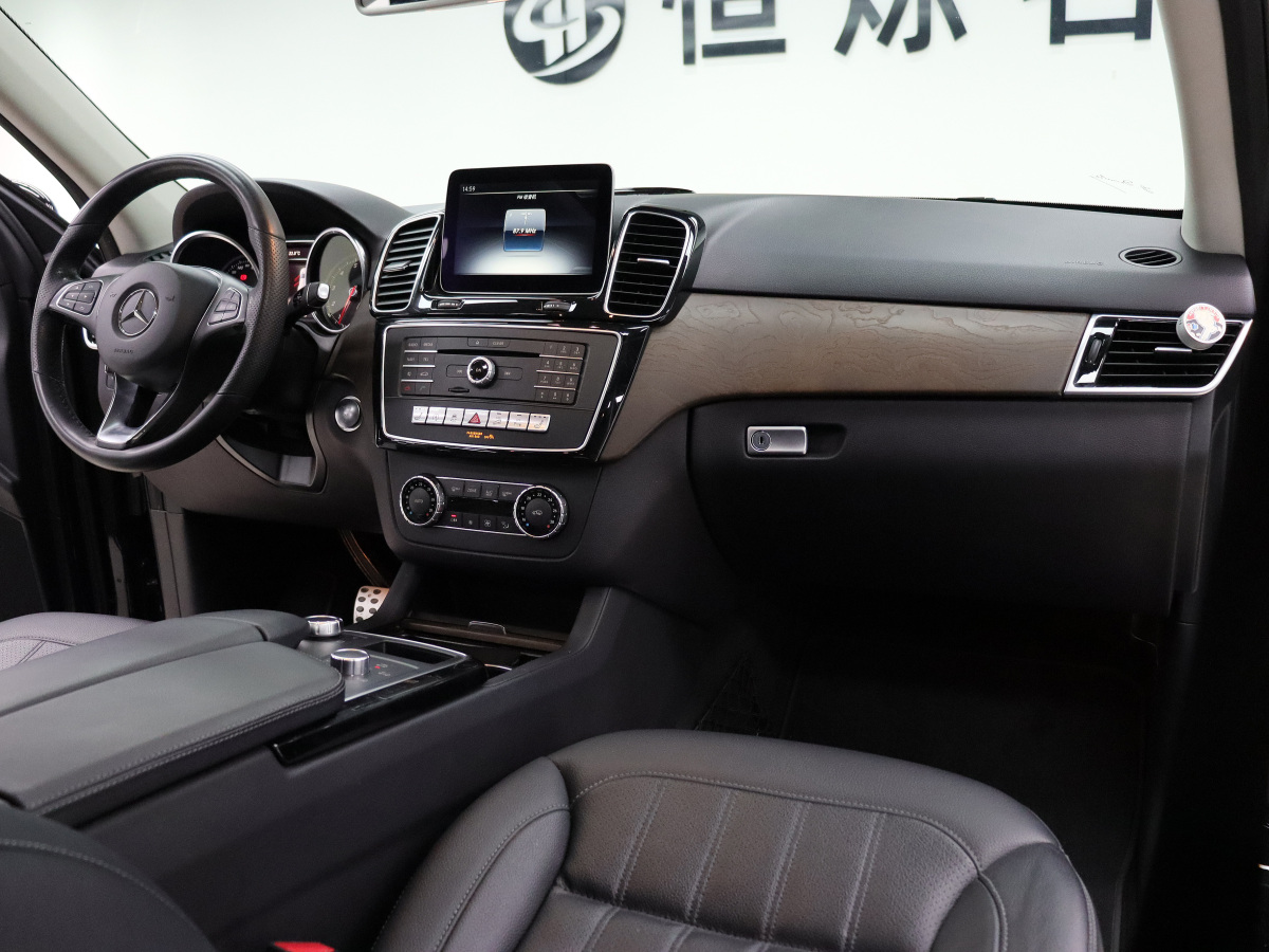 奔馳 奔馳GLE  2017款 GLE 320 4MATIC 動(dòng)感型圖片