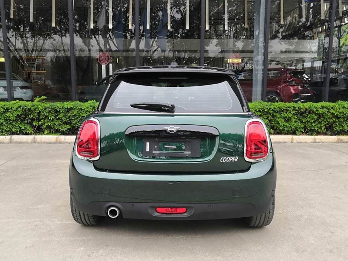 MINI COUNTRYMAN  2018款 1.5T COOPER 藝術家圖片