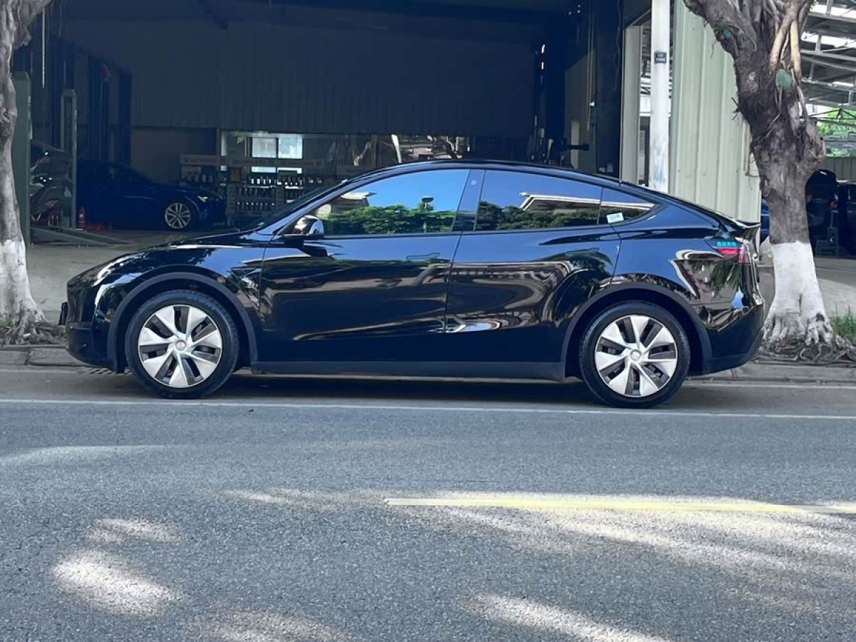 特斯拉 Model Y  2023款 長續(xù)航全輪驅(qū)動版圖片