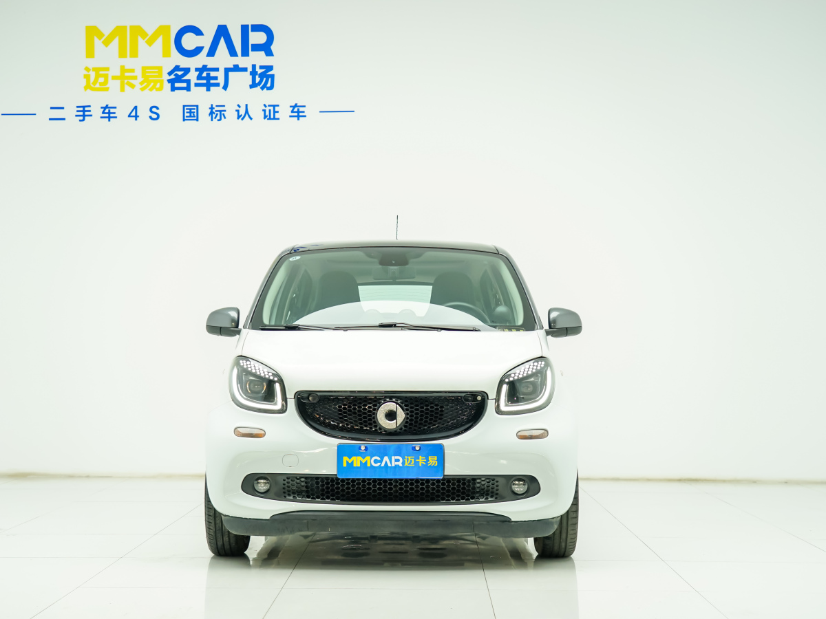 2018年5月smart forfour  2018款 0.9T 66千瓦先锋版