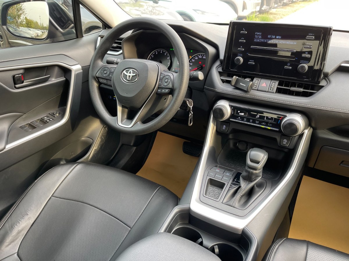 2020年5月丰田 RAV4荣放  2020款 2.0L CVT两驱都市版