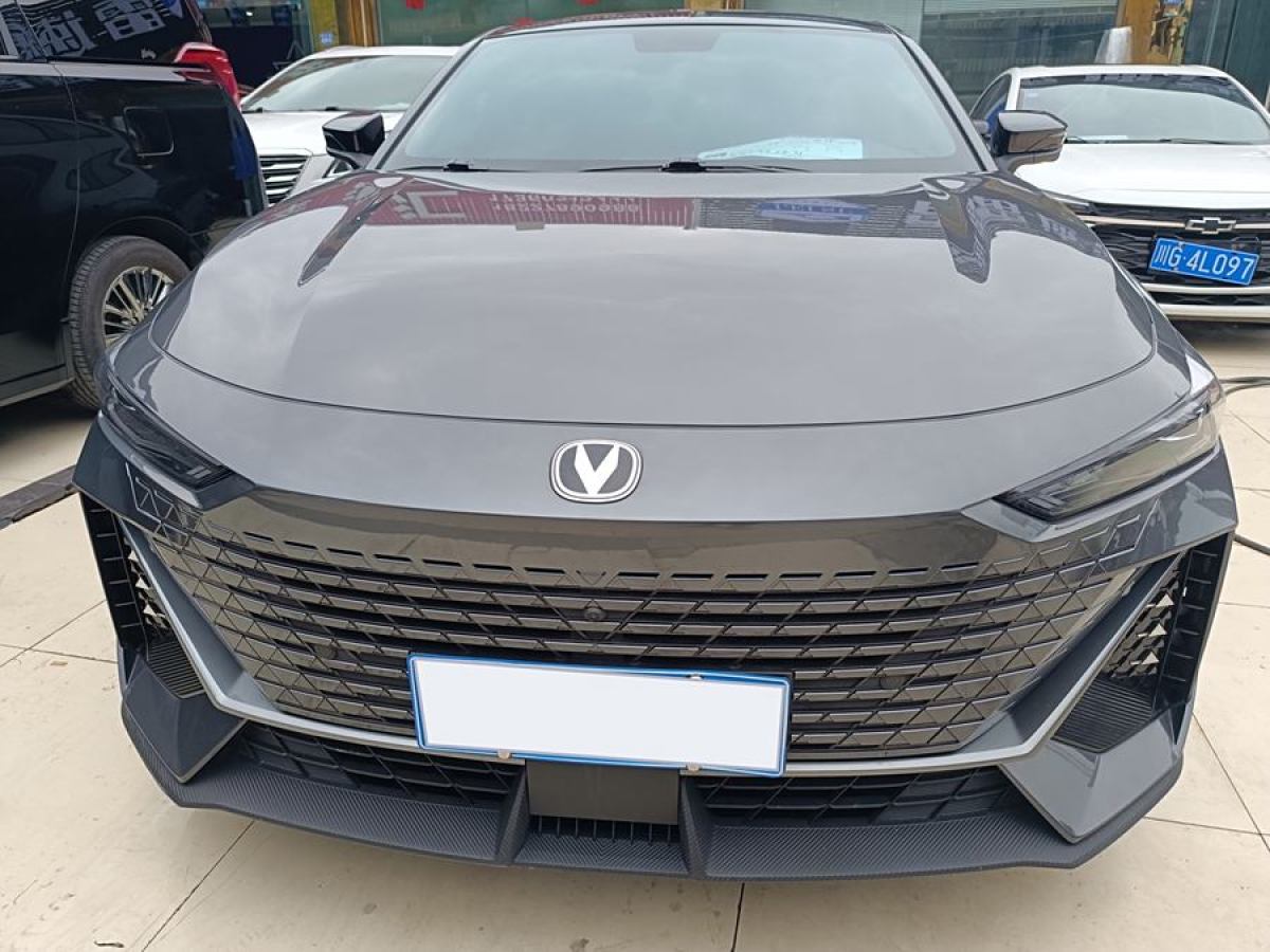 長(zhǎng)安 長(zhǎng)安UNI-V  2022款 1.5T 尊貴型圖片