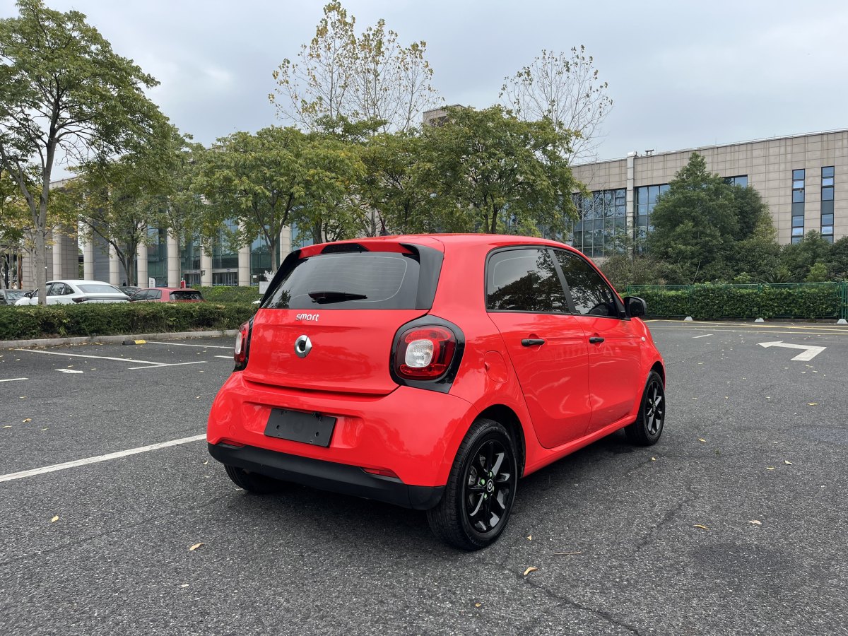 smart forfour  2016款 1.0L 52千瓦靈動版圖片