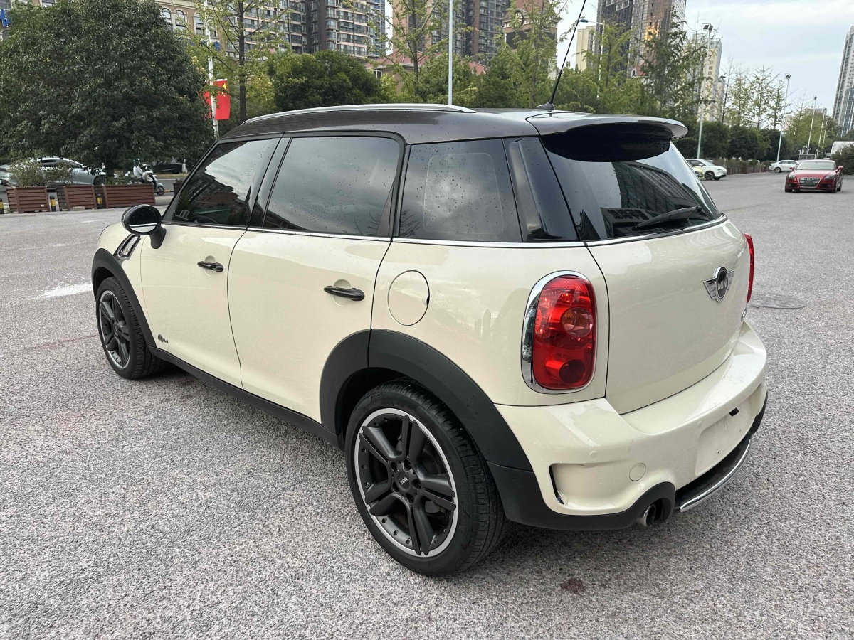 2013年3月MINI COUNTRYMAN  2013款 1.6T COOPER S All 4