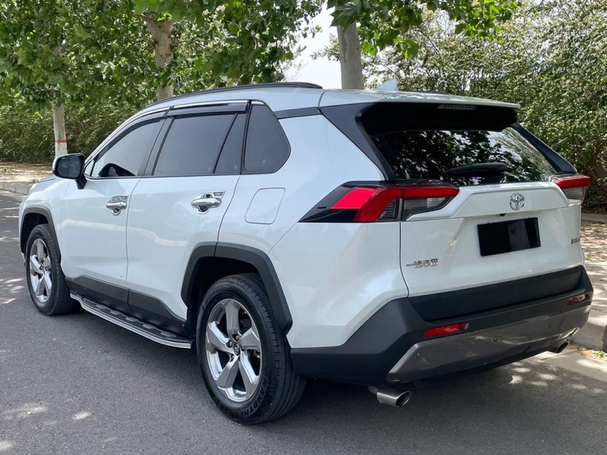 豐田 RAV4榮放  2022款 2.0L CVT兩驅(qū)風(fēng)尚Plus版圖片