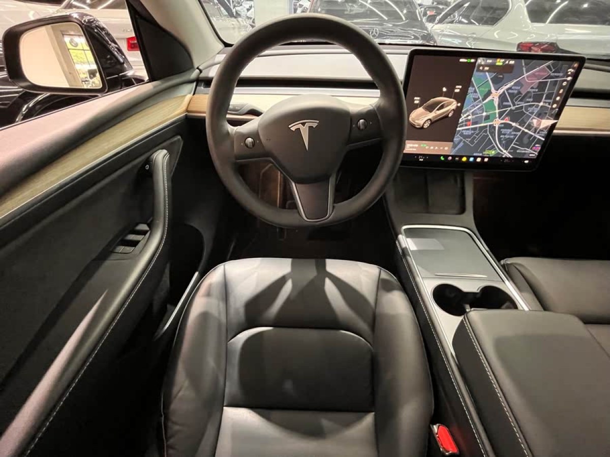 特斯拉 Model Y  2022款 改款 后輪驅(qū)動(dòng)版圖片