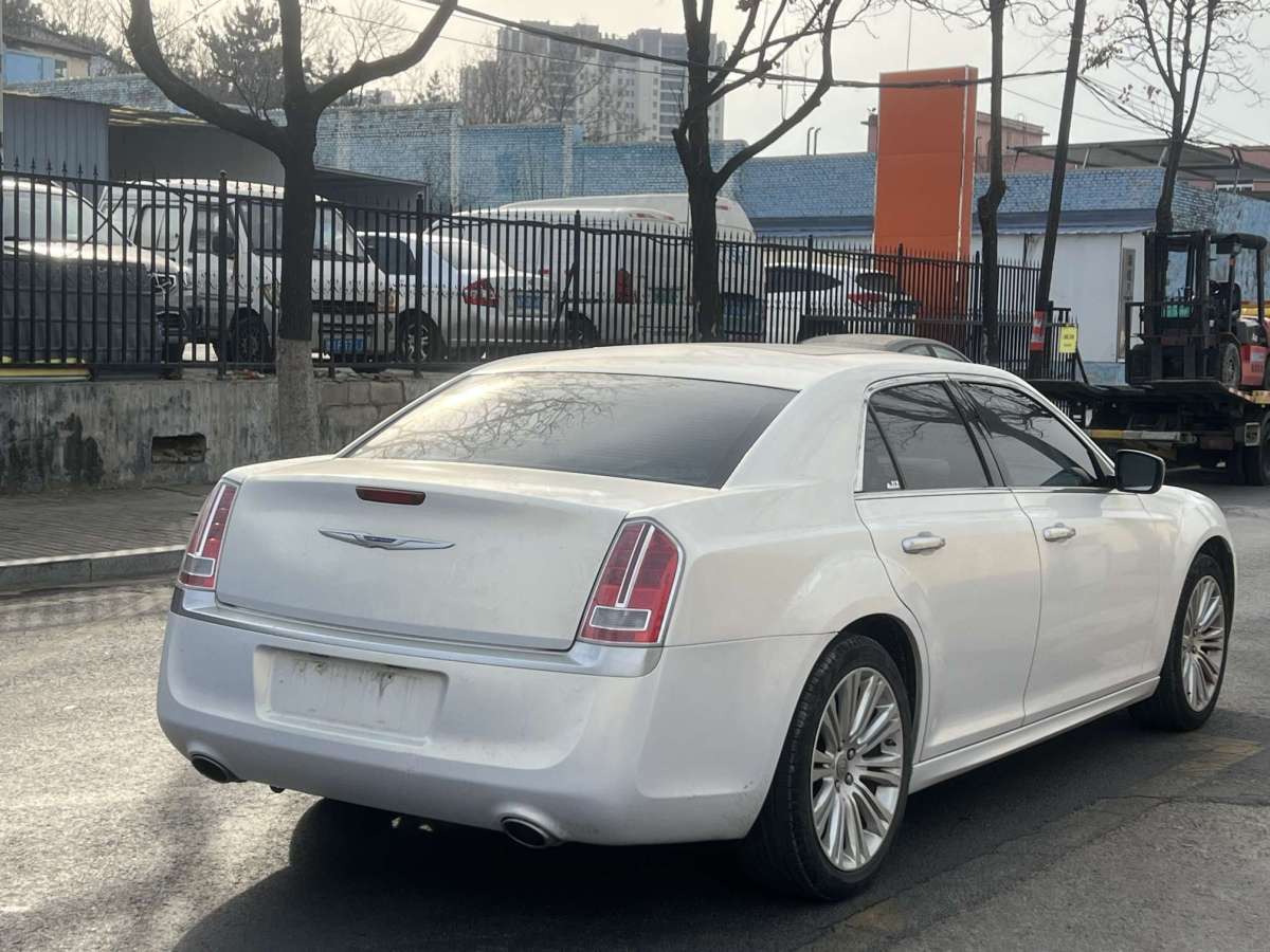 克萊斯勒 300C  2014款 3.0L 卓越版圖片