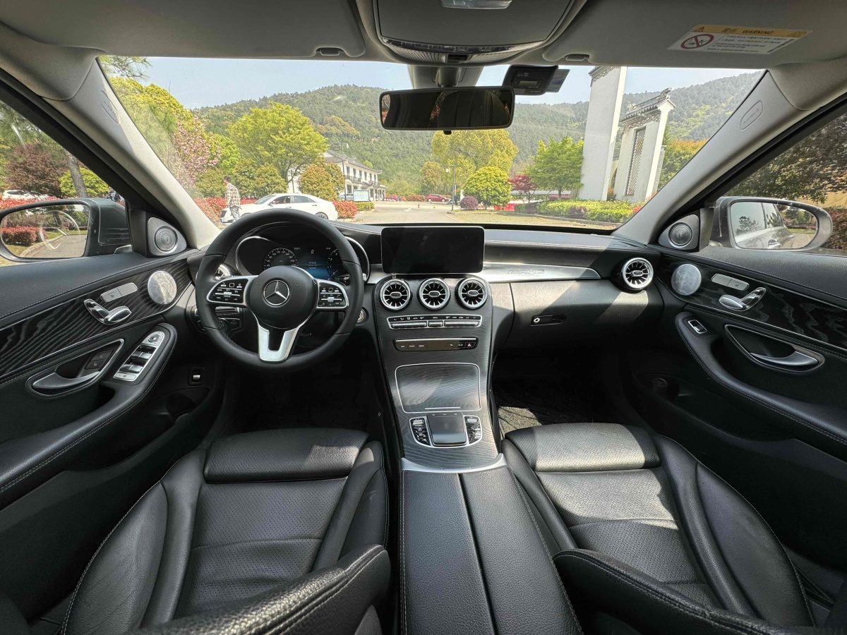 2019年10月奔驰 奔驰C级  2019款 改款 C 260 L 运动版