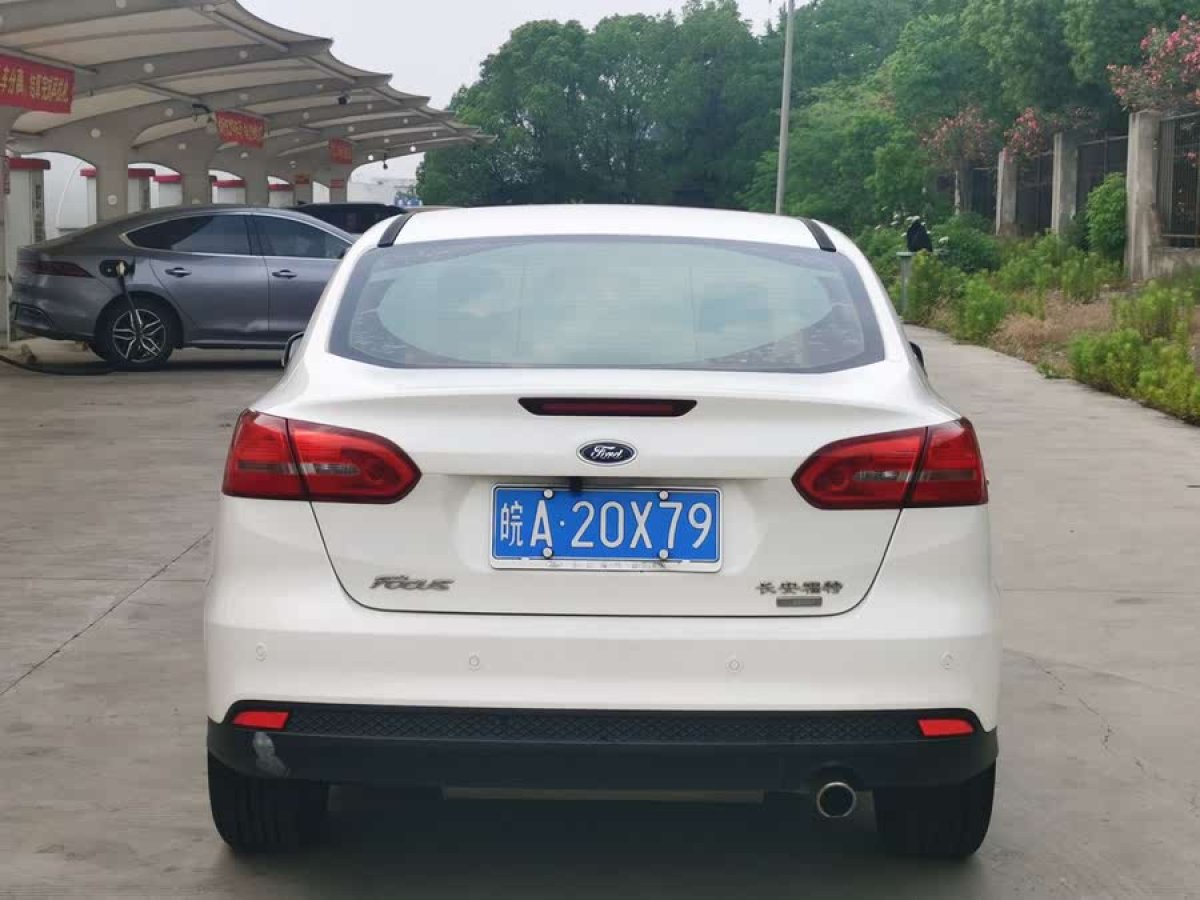 福特 ?？怂? 2015款 三廂 EcoBoost 180 自動精英型圖片