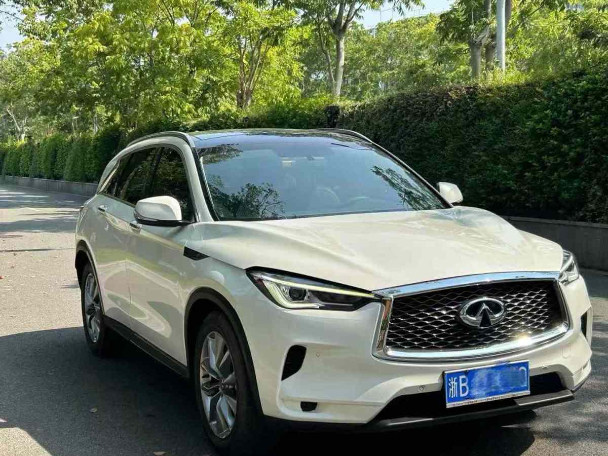 英菲尼迪 QX50  2022款 2.0T 兩驅(qū)時(shí)尚版圖片