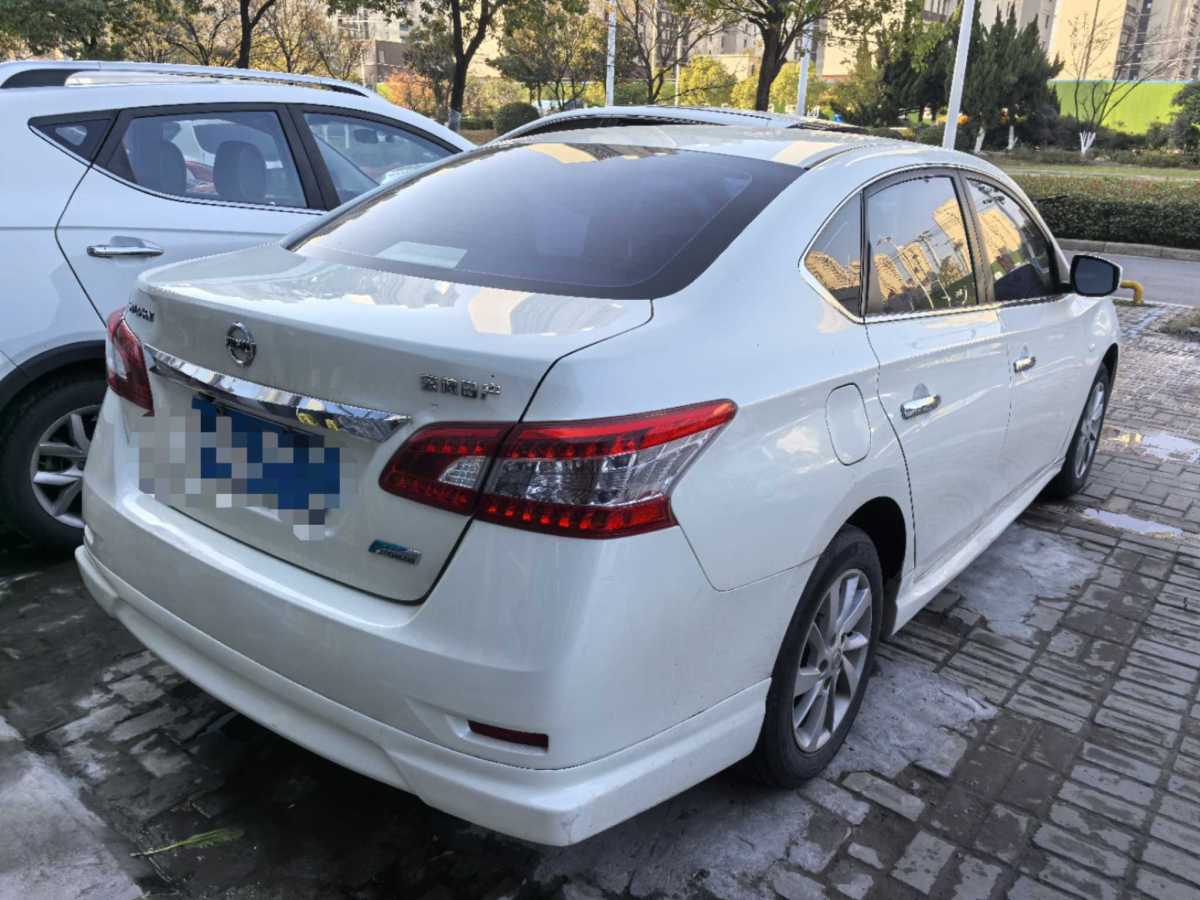 日產(chǎn) 軒逸  2012款 經(jīng)典 1.6XE 自動(dòng)舒適版圖片