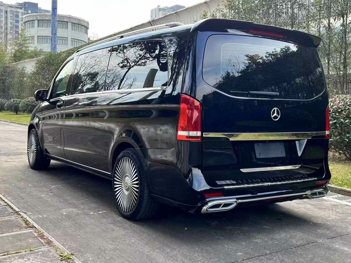 奔馳 奔馳GLC  2022款 GLC 260 4MATIC 轎跑SUV圖片