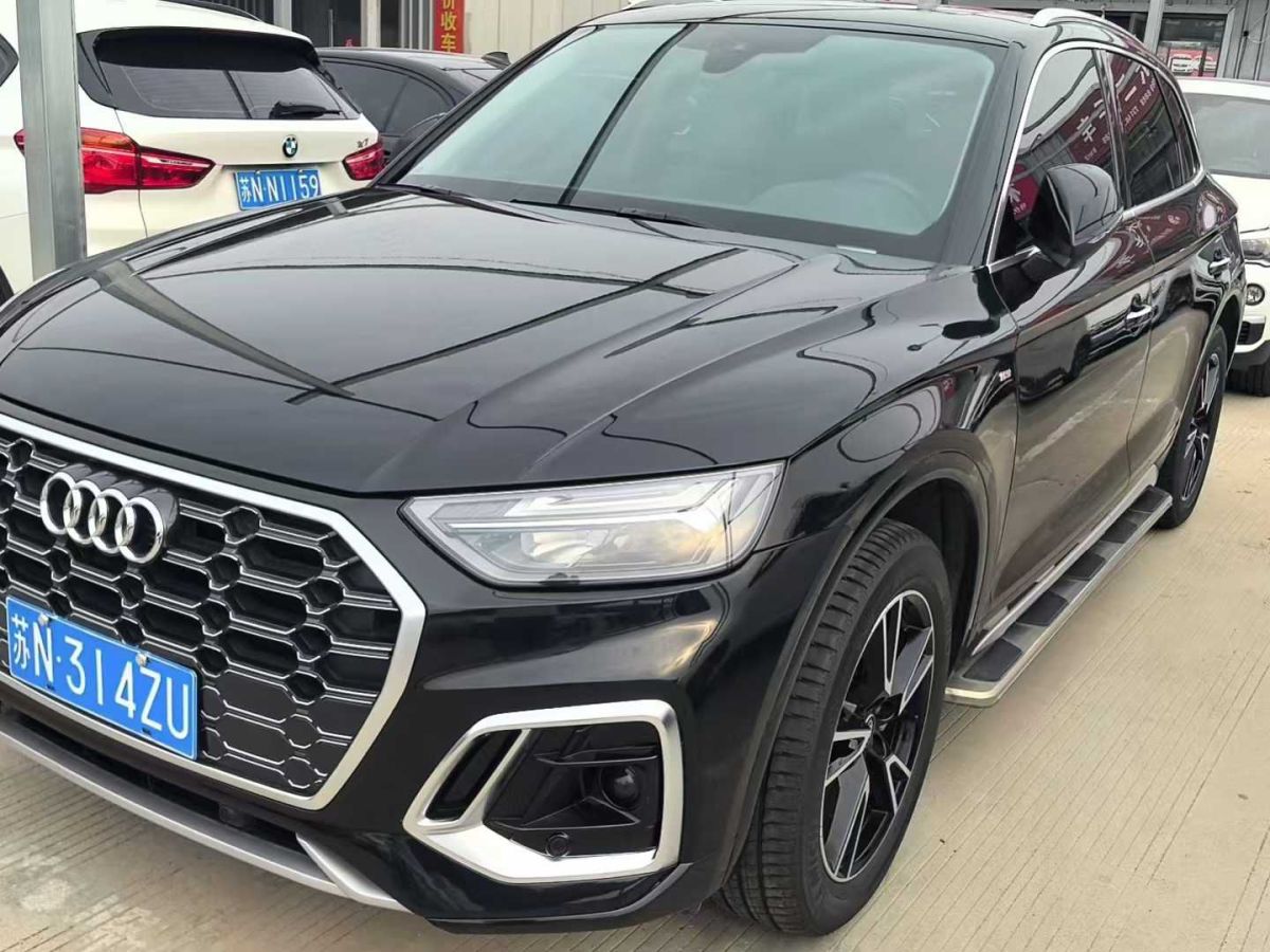 奧迪 奧迪Q5 e-tron  2022款 40 e-tron 星耀型 機(jī)甲套裝圖片