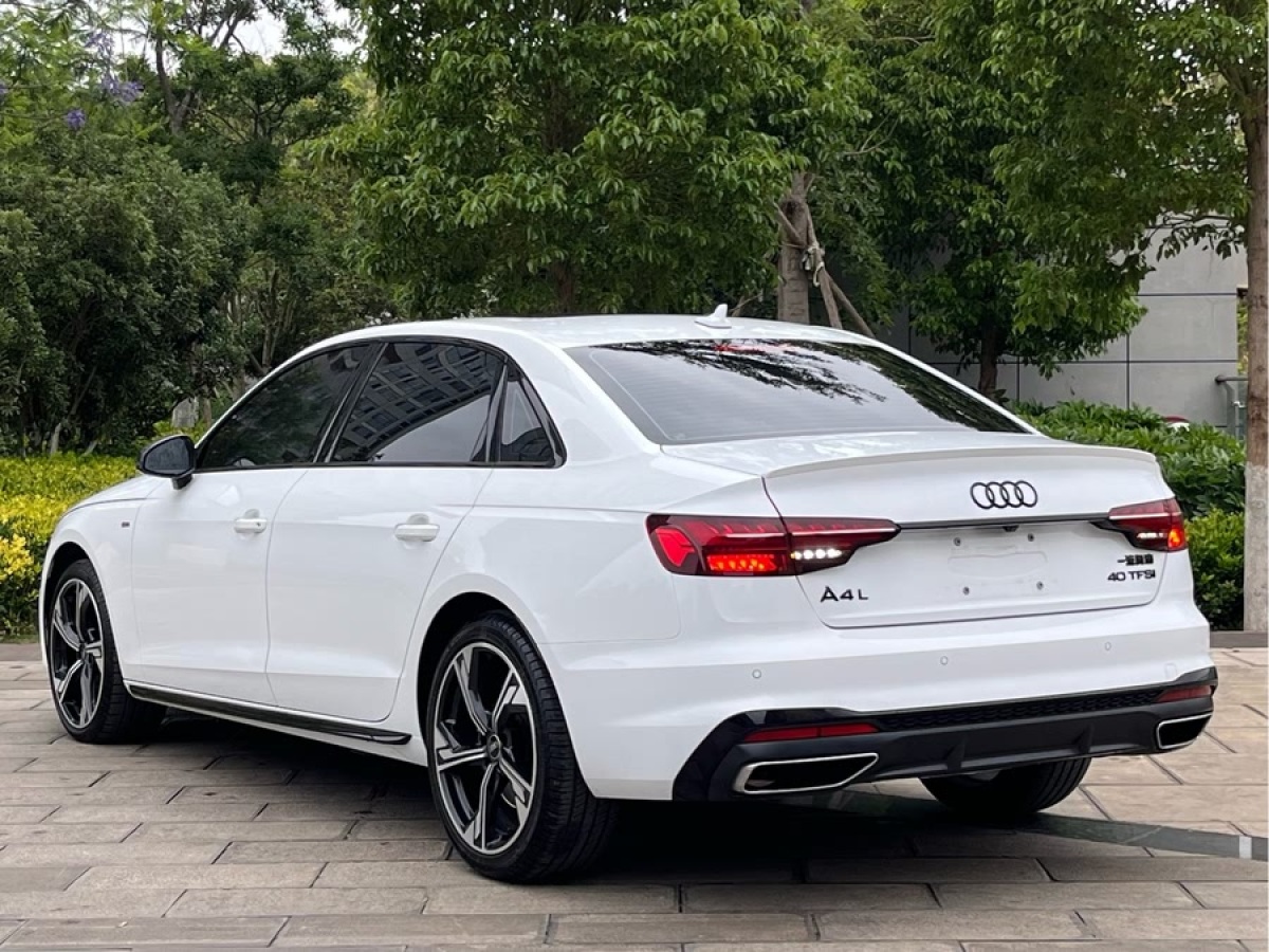 奧迪 奧迪A4L  2024款 40 TFSI 豪華動感型(星夜版)圖片