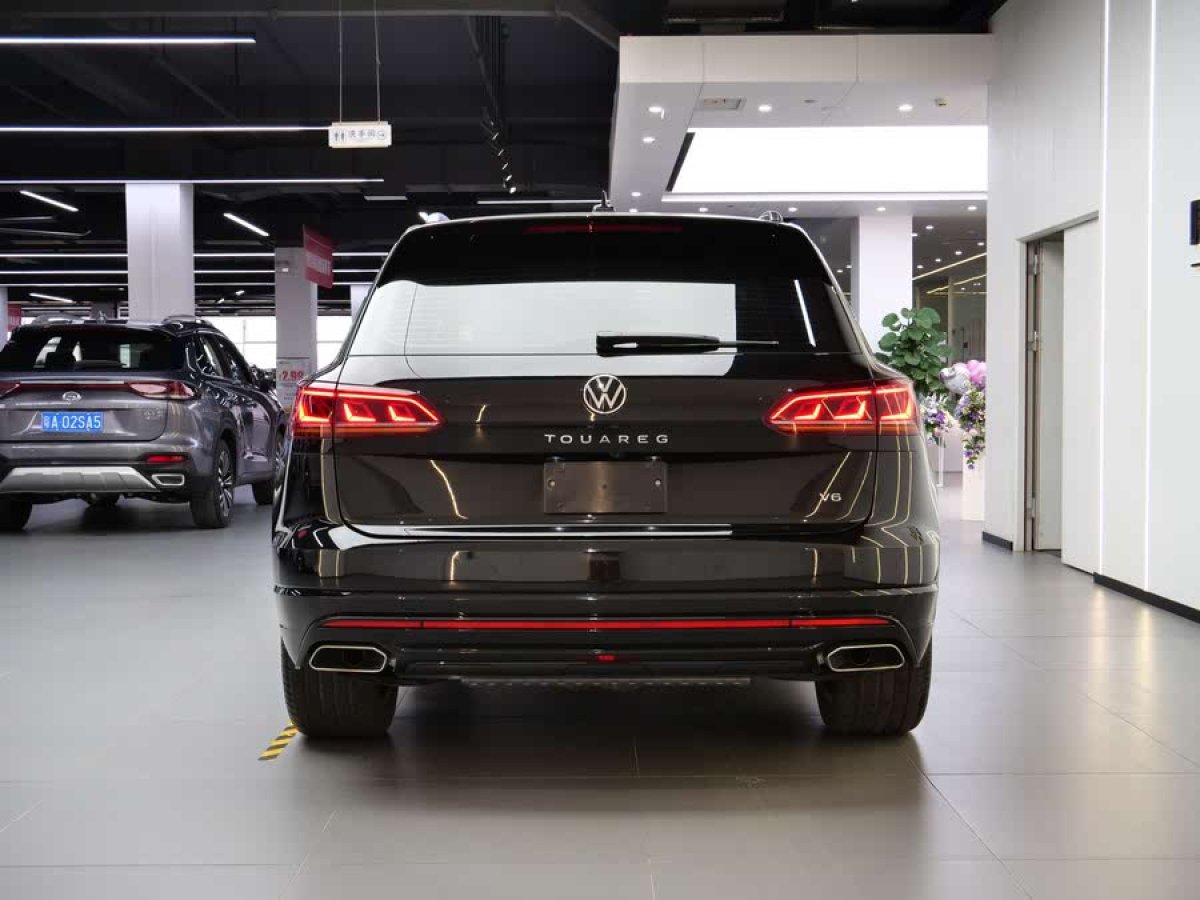 大眾 途銳  2022款 3.0TSI 銳享版 曜黑運(yùn)動套裝圖片