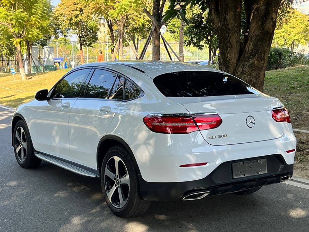 奔馳 奔馳GLC  2022款 改款 GLC 300 4MATIC 轎跑SUV圖片