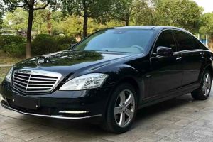 奔驰S级 奔驰 S 500 L 4MATIC Grand Edition