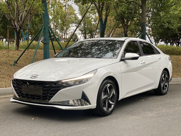 现代 伊兰特  2021款 1.5L LUX尊贵版