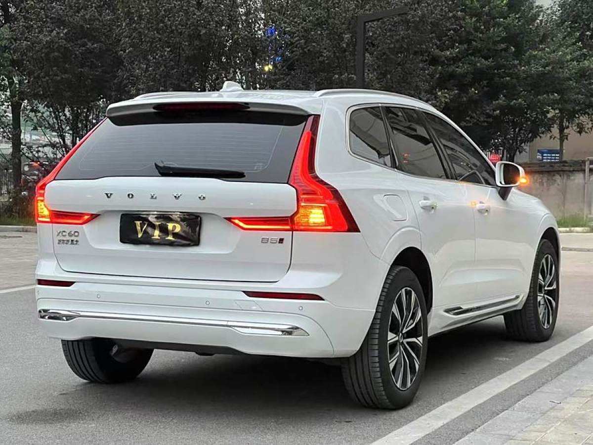 沃爾沃 XC60  2024款 B5 四驅(qū)智逸豪華版圖片