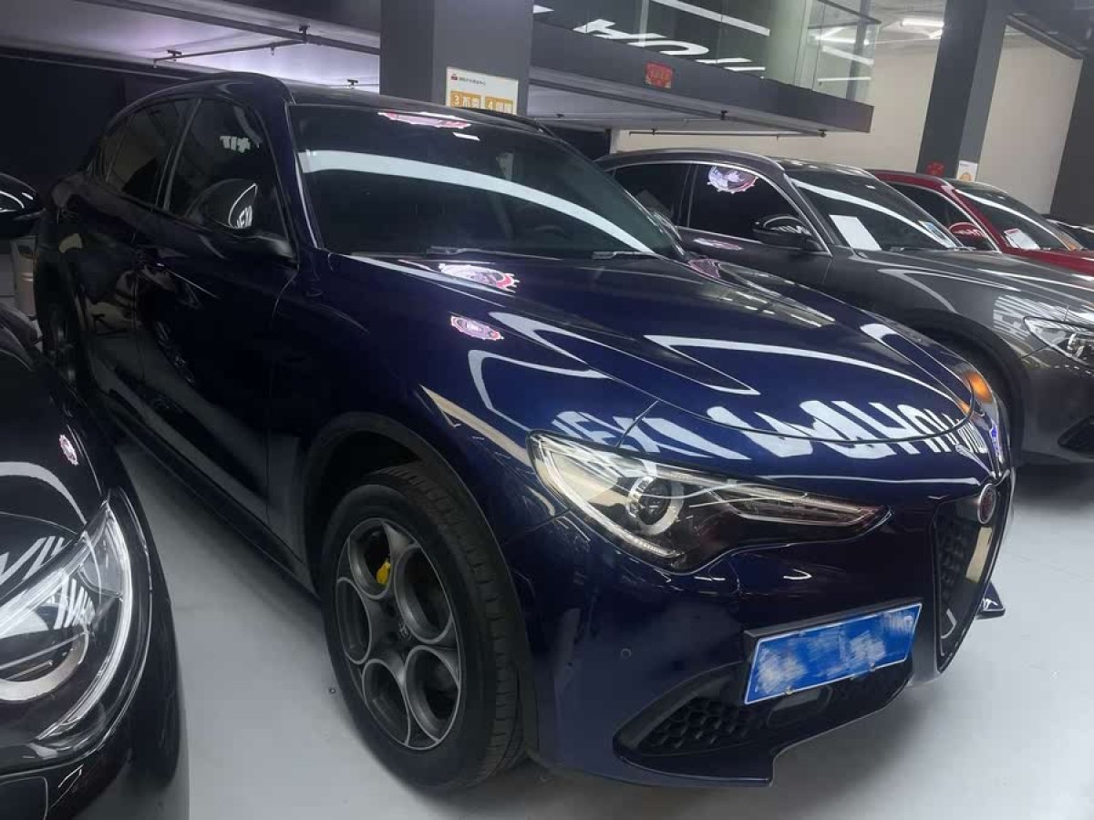 阿爾法·羅密歐 Stelvio  2020款 2.0T 280HP 黯夜魅影限量版圖片