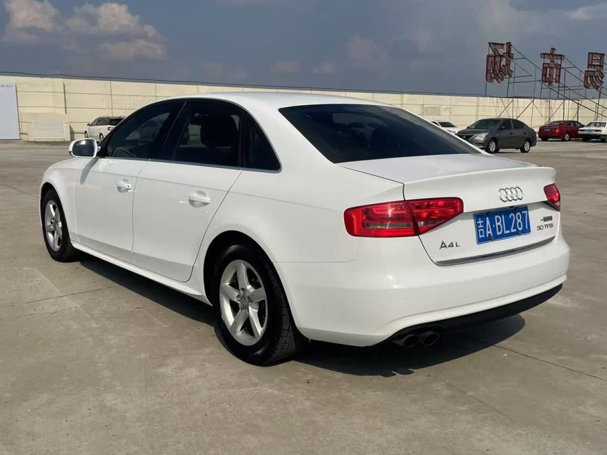 奧迪 奧迪A4L  2015款 30 TFSI 自動(dòng)舒適型圖片