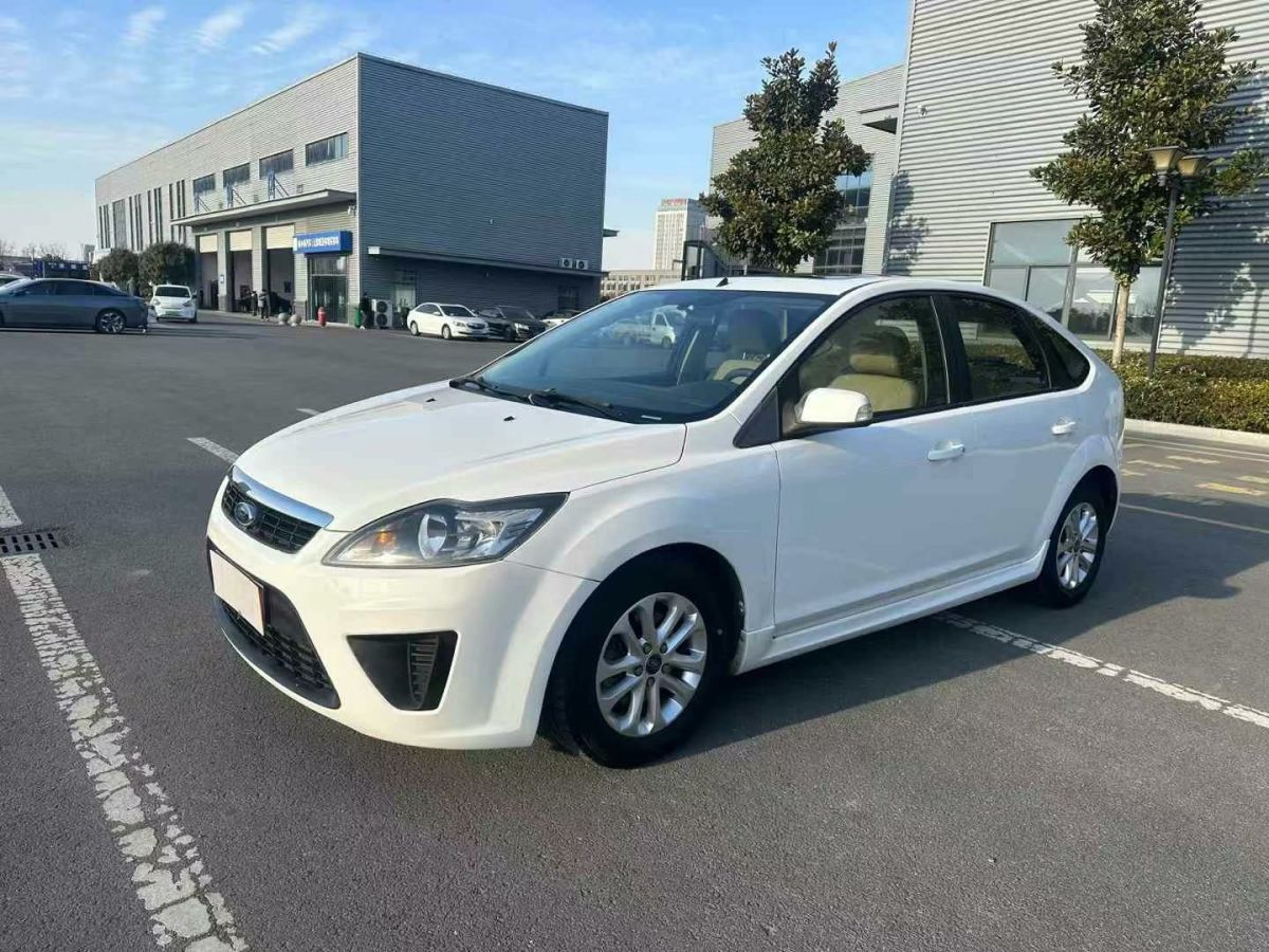 福特 ?？怂? 2013款 2.0T ST 標(biāo)準(zhǔn)版圖片