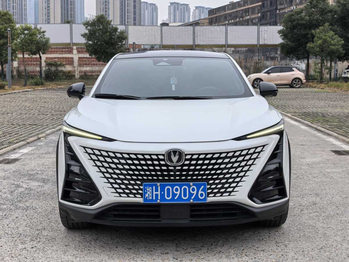 長安 UNI-T  2022款 2.0T 領(lǐng)航型圖片