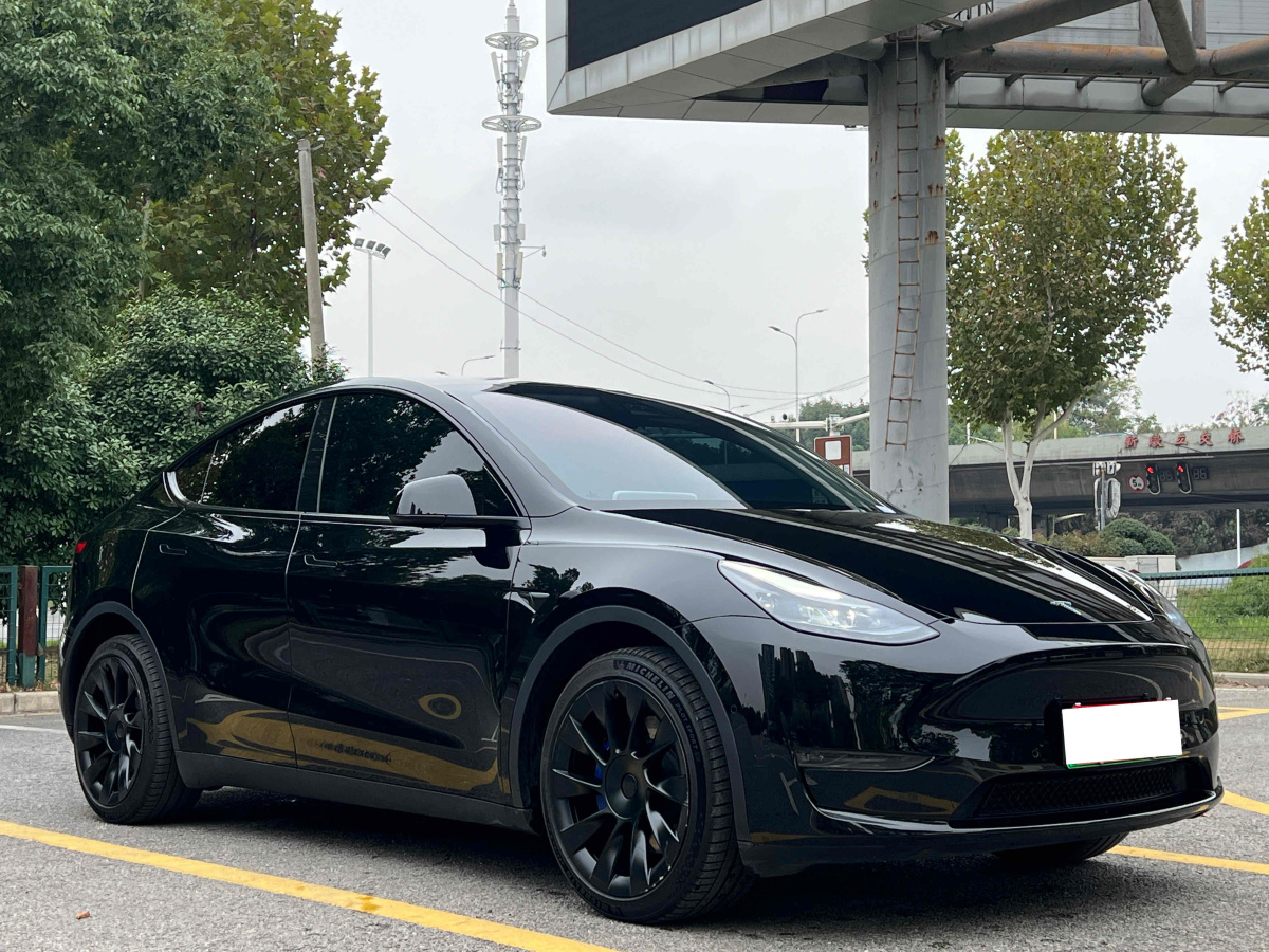 特斯拉 Model 3  2023款 長(zhǎng)續(xù)航煥新版 雙電機(jī)全輪驅(qū)動(dòng)圖片