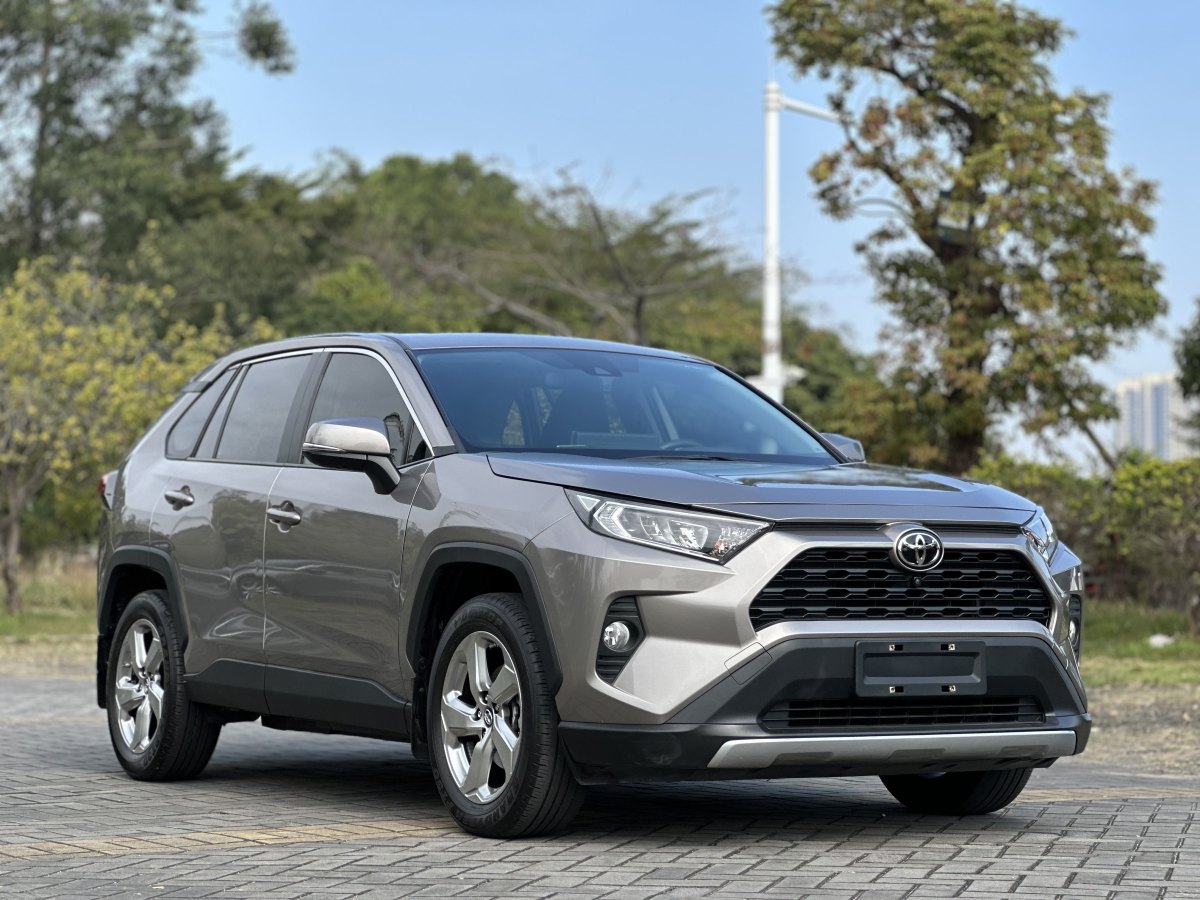 豐田 RAV4  2018款 榮放 2.0L CVT兩驅(qū)風(fēng)尚版圖片