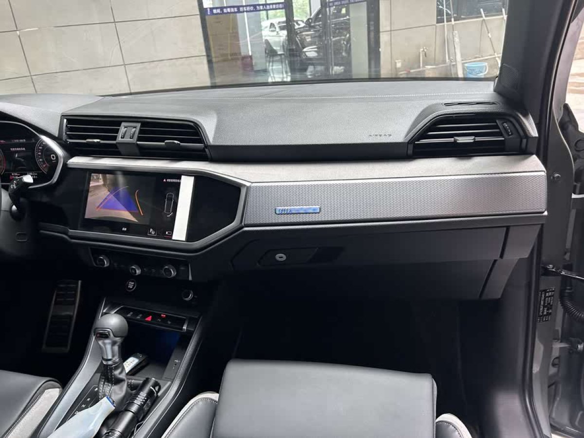 奧迪 奧迪Q3  2024款 40 TFSI 時(shí)尚動(dòng)感型圖片