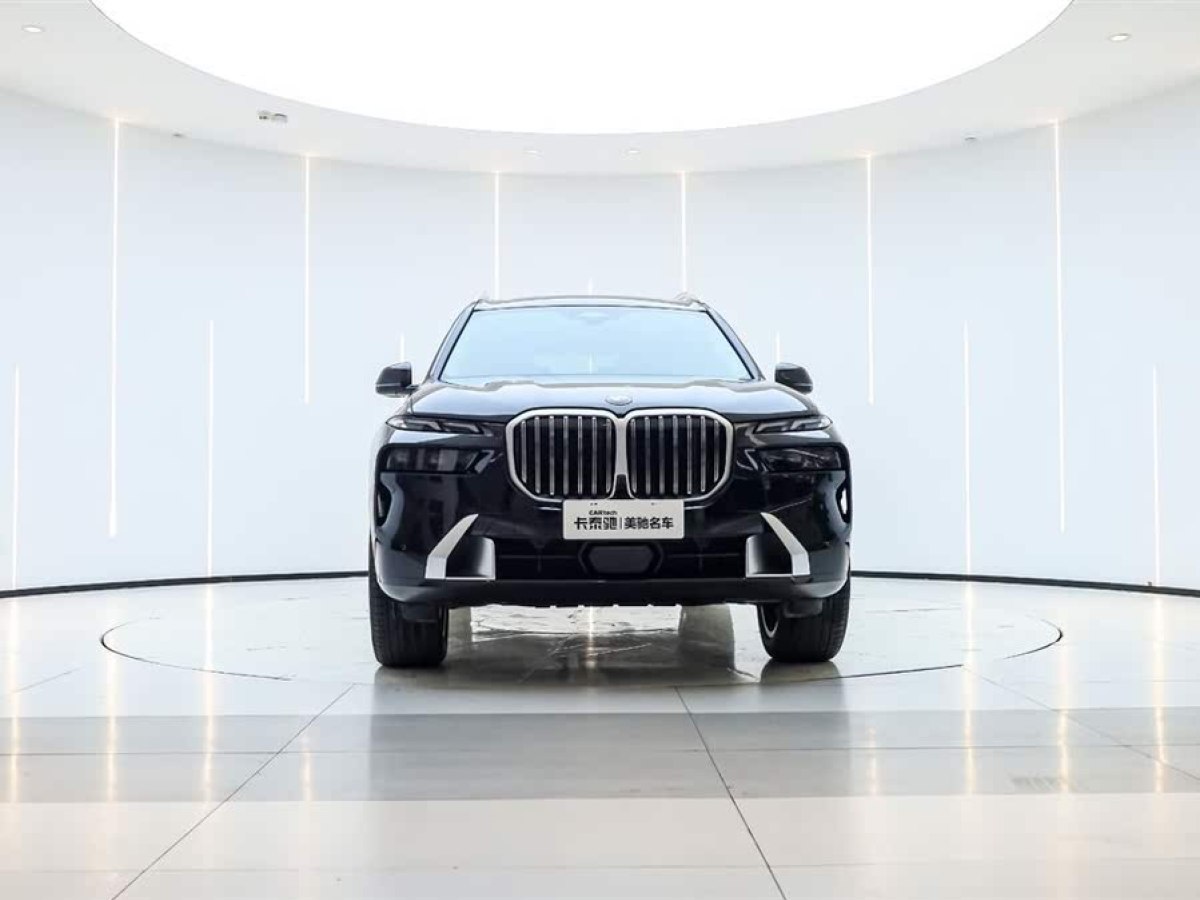 寶馬 寶馬X7  2023款 xDrive40i 領(lǐng)先型豪華套裝圖片