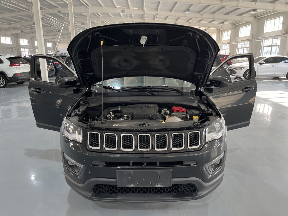 Jeep 指南者  2020款 220T 自動(dòng)精英版圖片