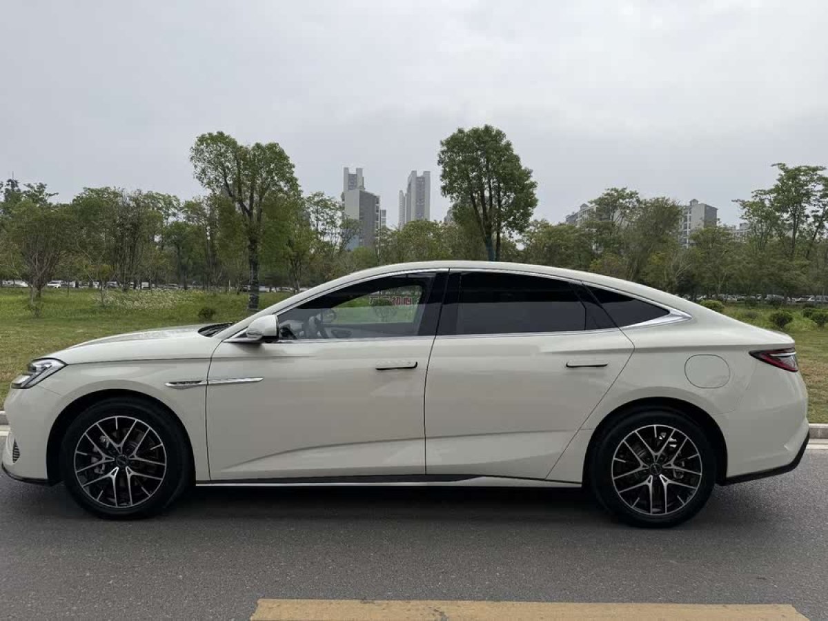 比亞迪 海豹07 DM-i  2025款 DM-i 1.5L 125km 尊貴型圖片