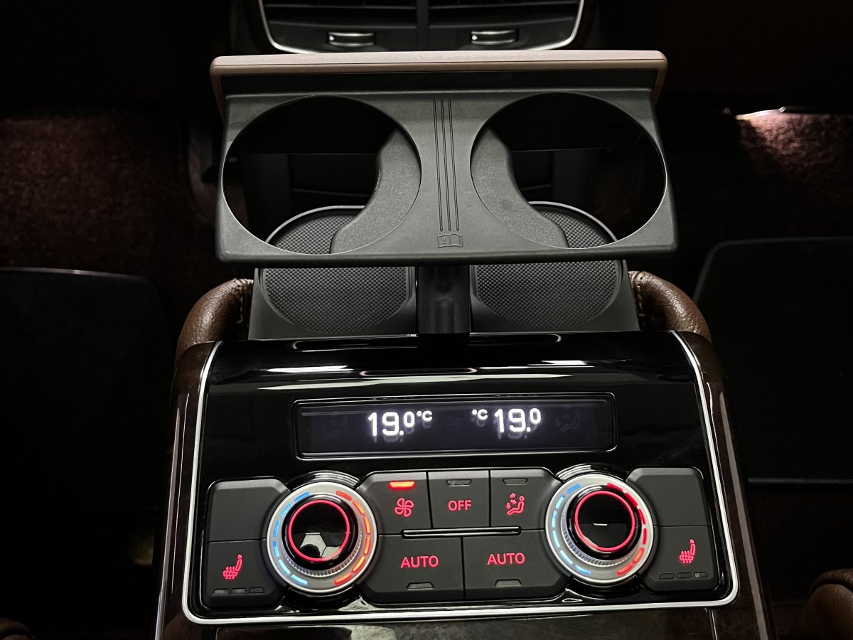 2017年12月奧迪 奧迪A8  2017款 A8L 45 TFSI quattro卓越先鋒版